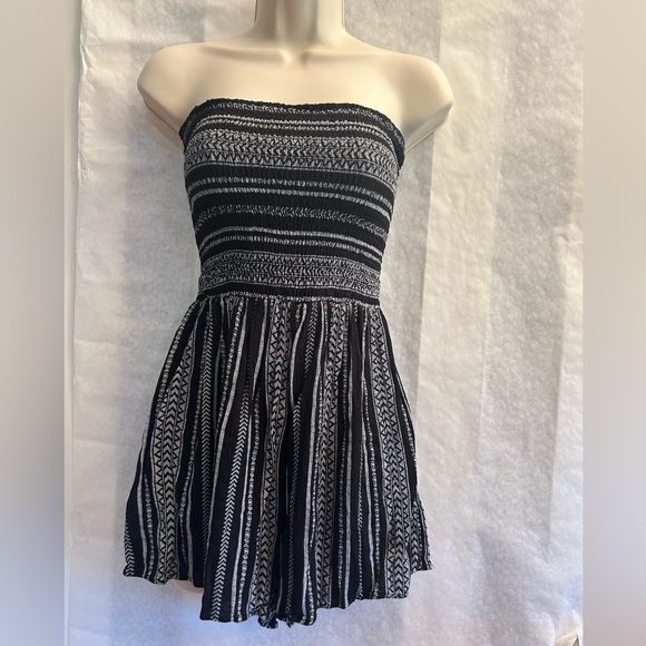 BE COOL Gray & black Strapless casual Romper shorts Sz-S. K11 - Picture 1 of 8